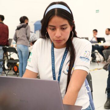 Invita Tere Jiménez  A Jóvenes A Participar Por Una De Las 300 Becas En Inteligencia Artificial Y Blockchain