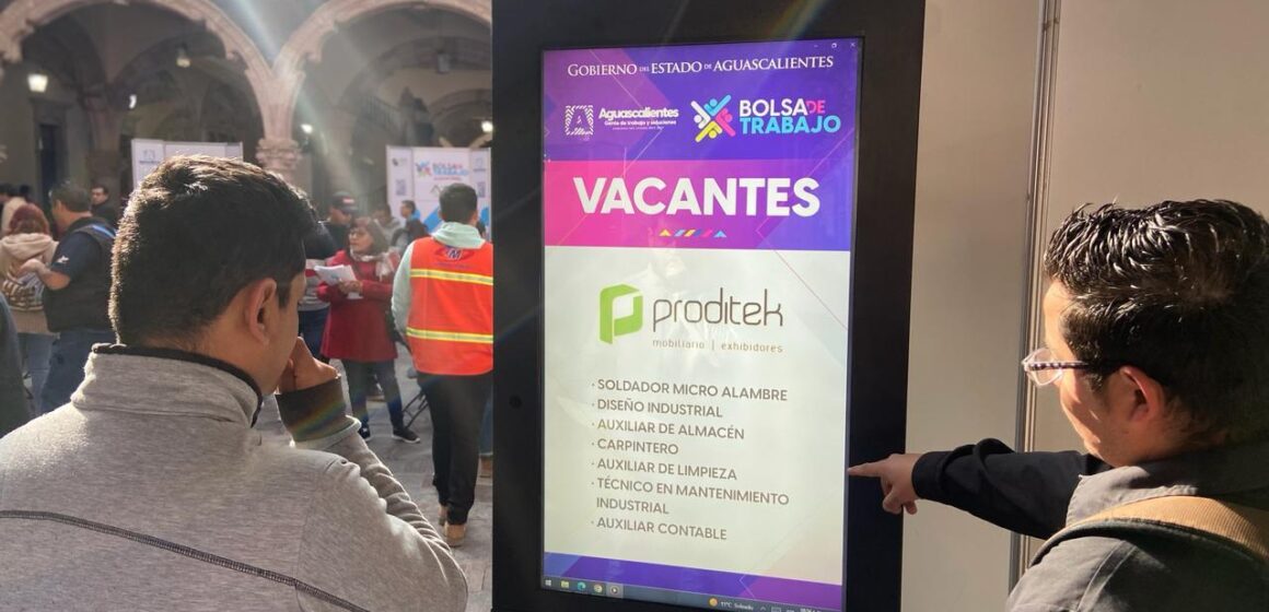 MÁS DE 1,000 VACANTES EN EL JUEVES DE BOLSA DE TRABAJO