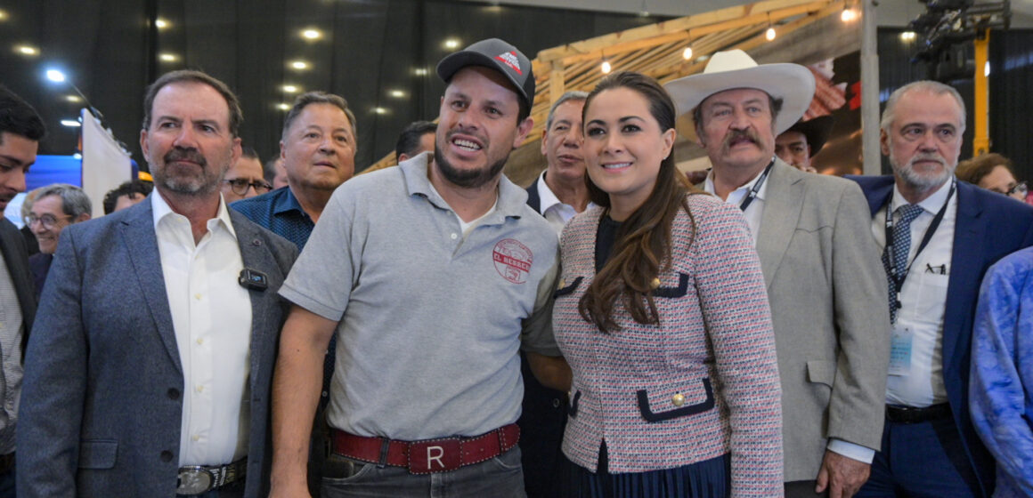 ASISTE TERE JIMÉNEZ A LA INAUGURACIÓN DEL 9º FORO INTERNACIONAL DE LECHERÍA