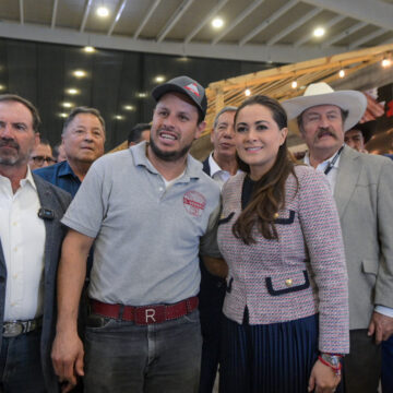 ASISTE TERE JIMÉNEZ A LA INAUGURACIÓN DEL 9º FORO INTERNACIONAL DE LECHERÍA