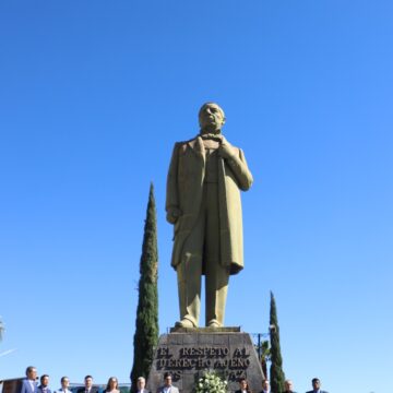 ENCABEZA TERE JIMÉNEZ HOMENAJE A BENITO JUÁREZ