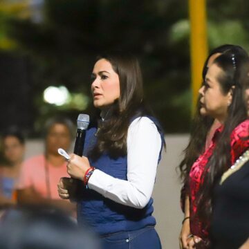 RECONOCE TERE JIMÉNEZ A MUJERES QUE APOYAN A SU COMUNIDAD