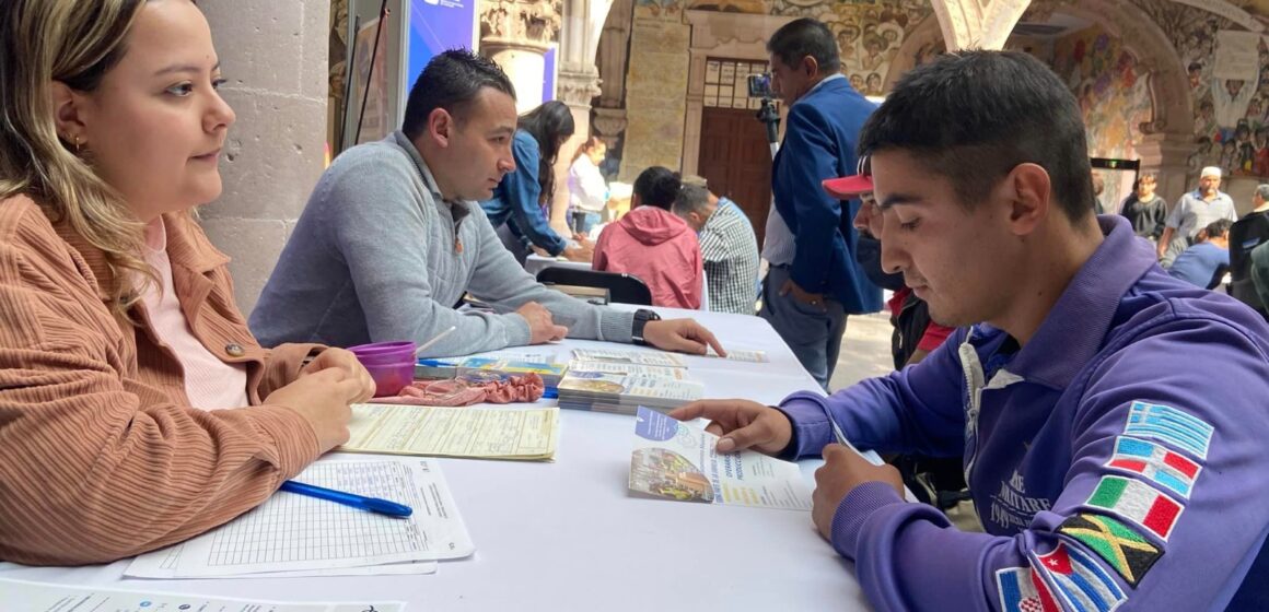 TODOS LOS JUEVES HAY MÁS DE MIL OPORTUNIDADES LABORALES EN PALACIO DE GOBIERNO; TE ESPERAMOS ESTE 9 DE MAYO