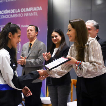 CON BECAS, TERE JIMÉNEZ Y FUNDACIÓN BBVA RECONOCEN A PRIMEROS LUGARES DE LA OLIMPIADA DEL CONOCIMIENTO INFANTIL