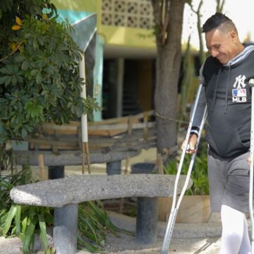 ENTREGAN PRÓTESIS DE RODILLA Y CADERA GRATUITAS EN BENEFICIO DE HABITANTES DE CALVILLO