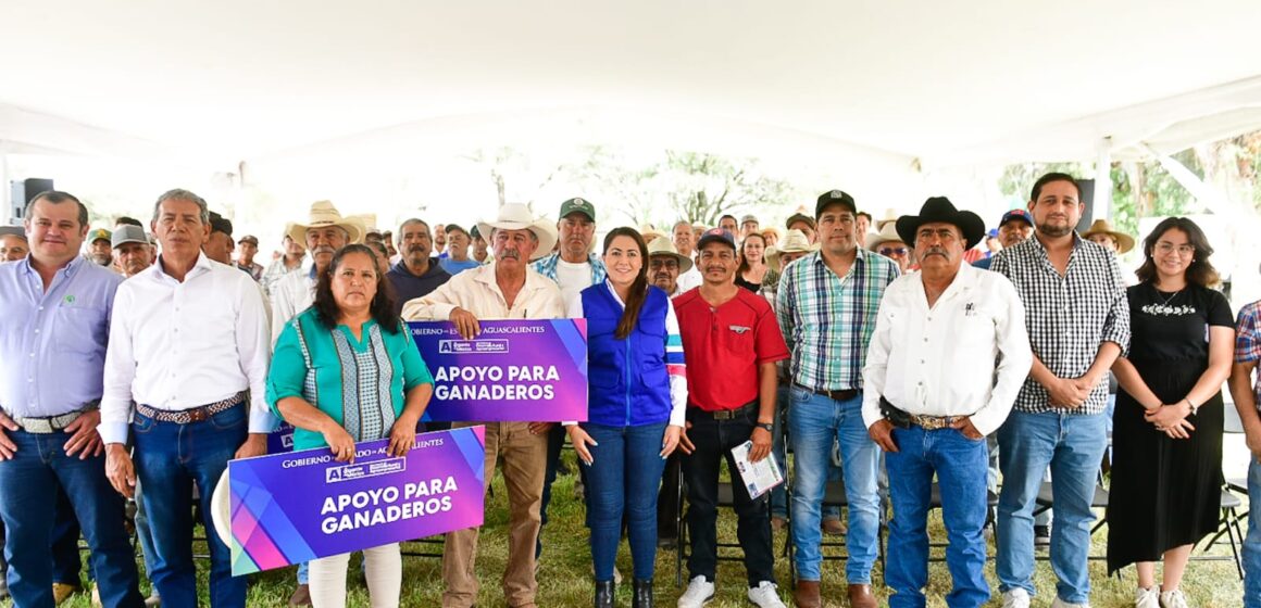 TERE JIMÉNEZ ENTREGÓ APOYOS A PRODUCTORES DEL CAMPO