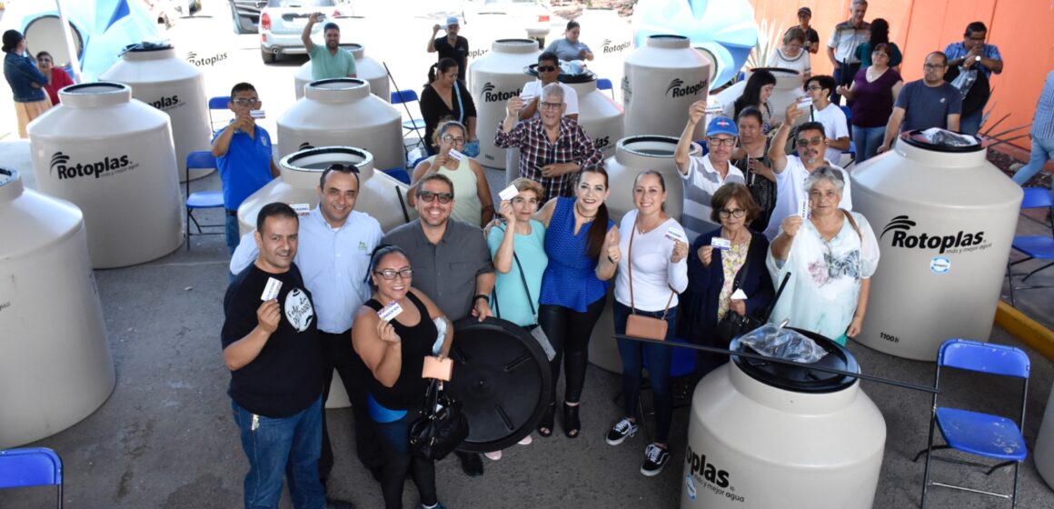 FAMILIAS DE AGUASCALIENTES MEJORAN SU CALIDAD DE VIDA; RECIBEN CALENTADORES SOLARES, TINACOS, CISTERNAS Y BOMBAS DE AGUA