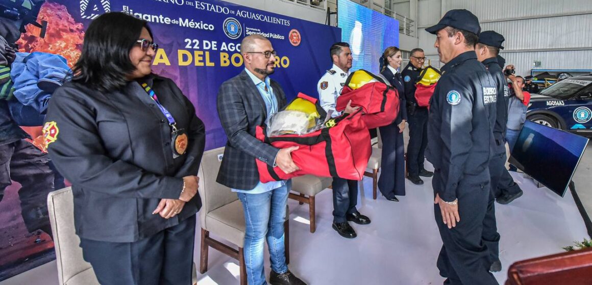 RECONOCEN IMPORTANTE LABOR DE LOS BOMBEROS EN SU DÍA