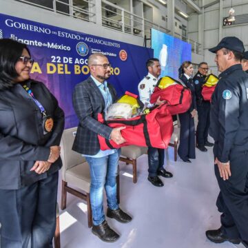 RECONOCEN IMPORTANTE LABOR DE LOS BOMBEROS EN SU DÍA