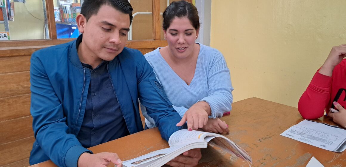 EDUCADORES COMUNITARIOS DE CONAFE PODRÁN ACCEDER A BECAS COMPLETAS PARA ESTUDIAR PEDAGOGÍA