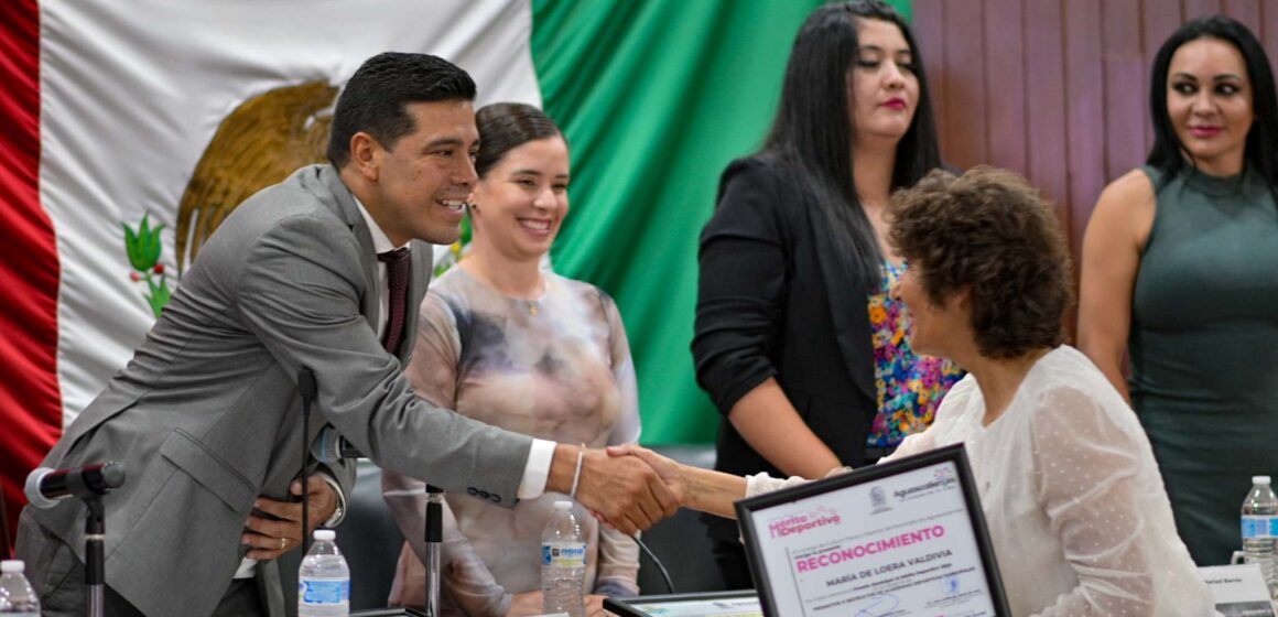 RECONOCE AYUNTAMIENTO DE AGUASCALIENTES A DEPORTISTAS Y JÓVENES DESTACADOS