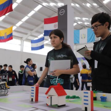 JÓVENES TALENTOS EN ROBÓTICA LOGRAN SU PASE A LA OLIMPIADA INTERNACIONAL EN TURQUÍA