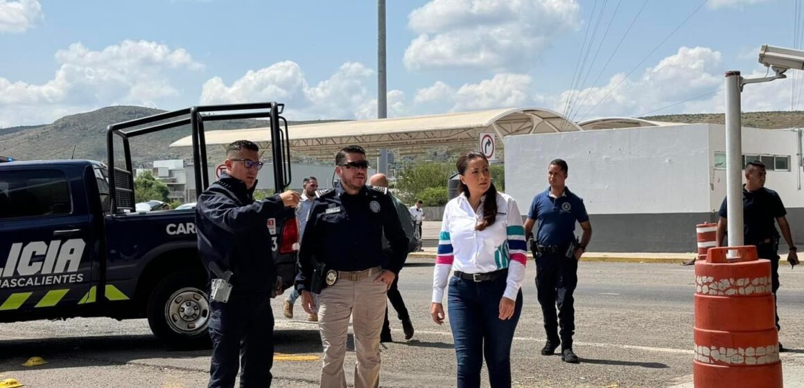 TERE JIMÉNEZ SUPERVISA SEGURIDAD EN PUERTA NORTE DEL ESTADO; RECONOCE LABOR DEL EJÉRCITO, GUARDIA NACIONAL, POLICÍA ESTATAL Y MUNICIPAL