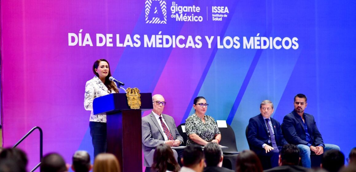 RECONOCE TERE JIMÉNEZ LA LABOR Y DEDICACIÓN DE MÉDICAS Y MÉDICOS