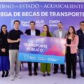 2 MIL 500 ESTUDIANTES DE AGUASCALIENTES RECIBEN DE MANOS DE TERE JIMÉNEZ BECAS DE TRANSPORTE PÚBLICO