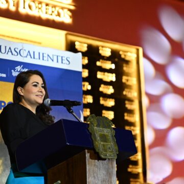 EN EL MARCO DEL 50 ANIVERSARIO DE LA PLAZA DE TOROS MONUMENTAL DE AGUASCALIENTES, INAUGURA TERE JIMÉNEZ LA EXPLANADA DE LOS TOREROS