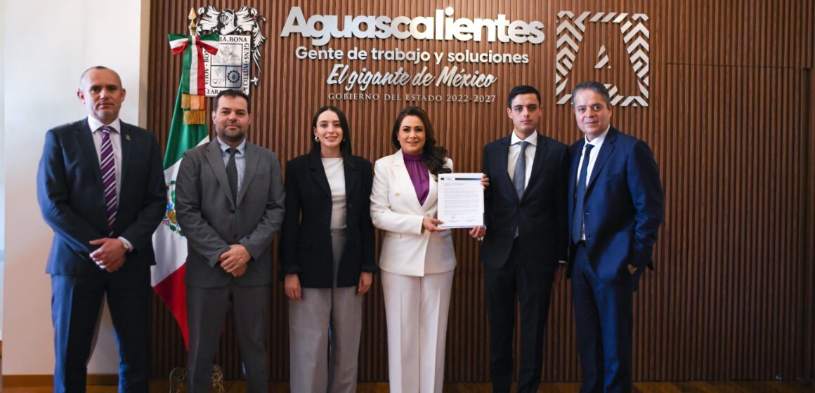 DIRECTIVOS DE J. M. ROMO ANUNCIAN ANTE TERE JIMÉNEZ CREACIÓN DE NUEVO CENTRO DE DISTRIBUCIÓN