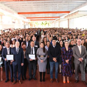 TERE JIMÉNEZ ENTREGA 621 NUEVAS PLAZAS A DOCENTES Y REFUERZA SU COMPROMISO CON LA EDUCACIÓN