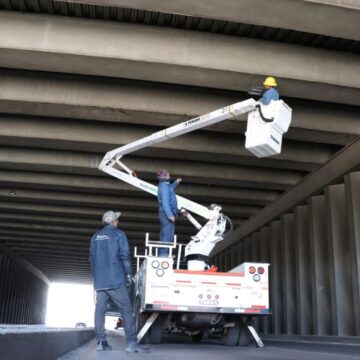 REFUERZA MUNICIPIO DE AGUASCALIENTES ILUMINACIÓN EN PASOS A DESNIVEL