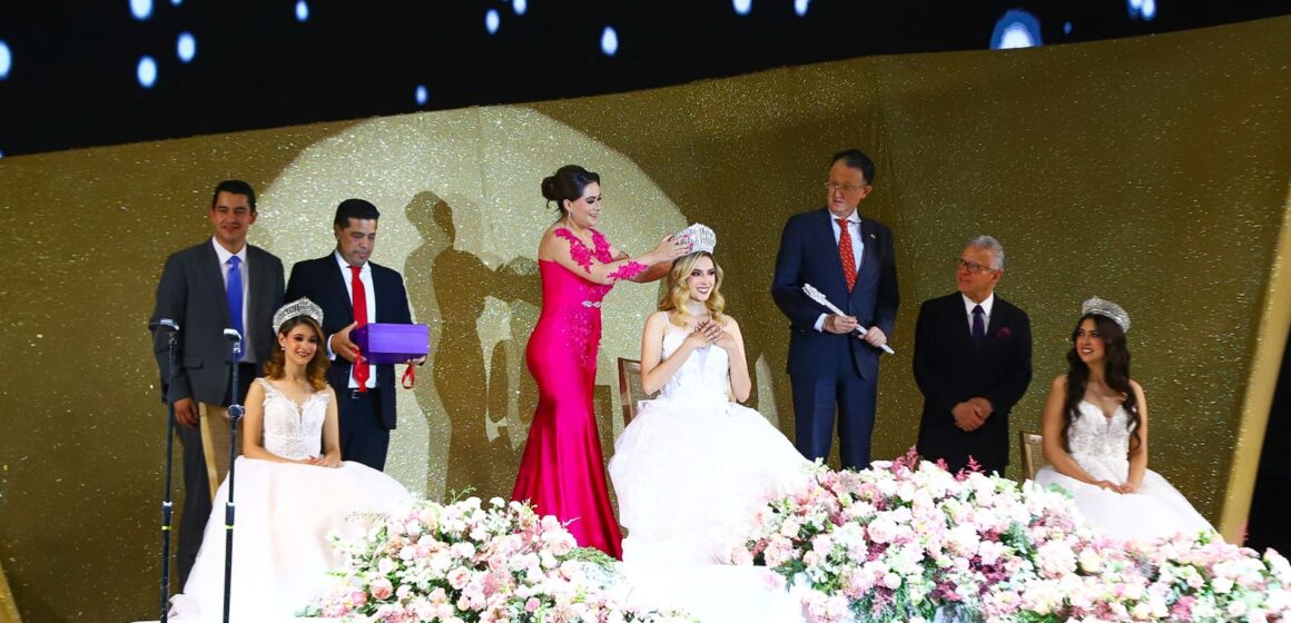 ENCABEZA TERE JIMÉNEZ LA CORONACIÓN DE DANIELA I, REINA DE LA FERIA NACIONAL DE SAN MARCOS 2025