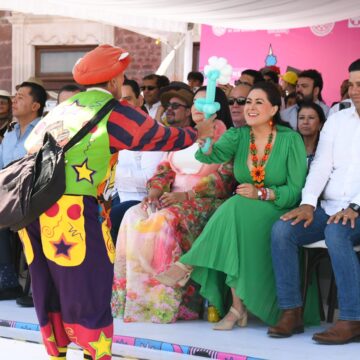 EN UN AMBIENTE DE ALEGRÍA, TERE JIMÉNEZ ENCABEZÓ EL TRADICIONAL DESFILE DE PRIMAVERA DE LA FERIA NACIONAL DE SAN MARCOS 2025