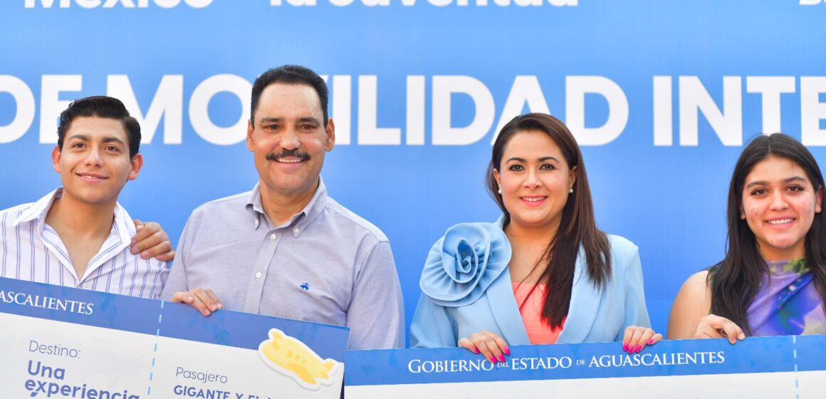 TERE JIMÉNEZ CONECTA A LA JUVENTUD DE AGUASCALIENTES CON EL MUNDO AL ENTREGAR 500 BECAS DE MOVILIDAD INTERNACIONAL