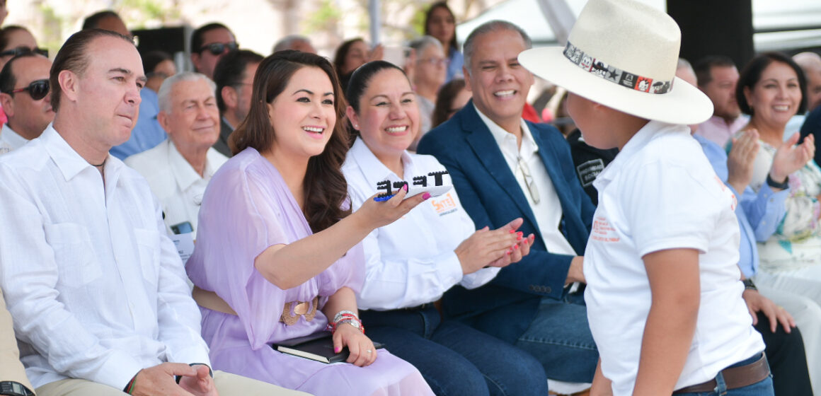 TERE JIMÉNEZ REAFIRMA SU RESPALDO A LAS Y LOS TRABAJADORES EN EL DESFILE DEL 1° DE MAYO