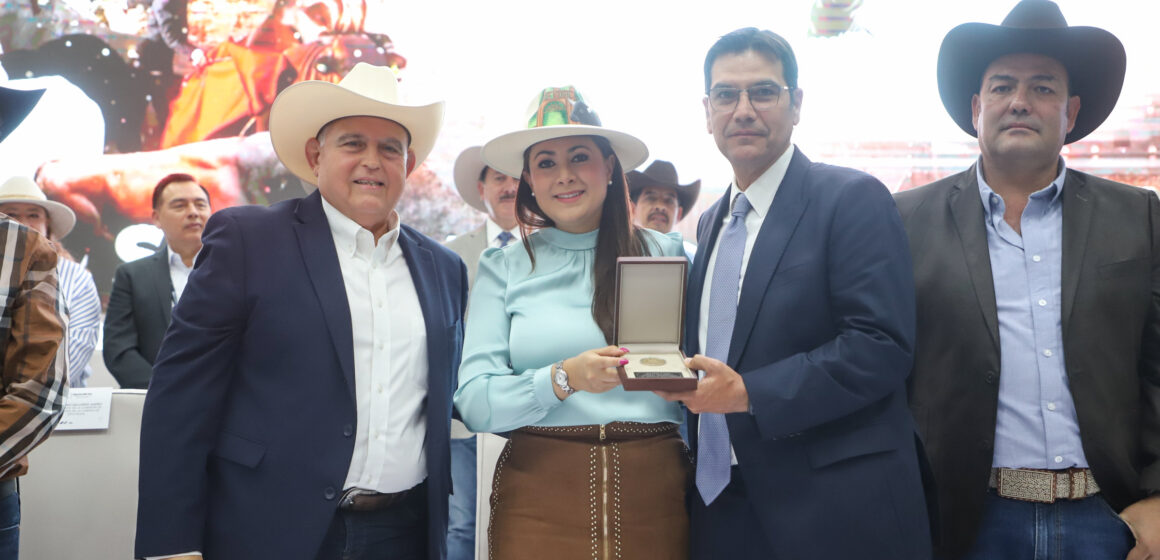 TERE JIMÉNEZ INAUGURA CONVENCIÓN NACIONAL GANADERA Y REFRENDA SU COMPROMISO CON EL SECTOR