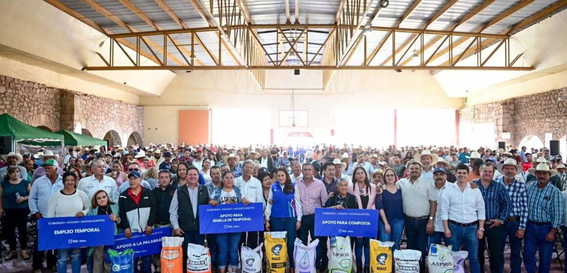 TERE JIMÉNEZ PONE EN MARCHA EL PROGRAMA DE EMPLEO TEMPORAL Y ENTREGA APOYO A PRODUCTORES EN EL LLANO Y SAN FRANCISCO DE LOS ROMO