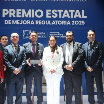 TERE JIMÉNEZ RECONOCE PROYECTOS QUE IMPULSAN TRÁMITES MÁS EFICIENTES CON EL PREMIO ESTATAL DE MEJORA REGULATORIA