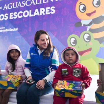 CONTINÚA TERE JIMÉNEZ CON LA ENTREGA DE MÁS DE 72 MIL APOYOS ESCOLARES EN TODO EL ESTADO