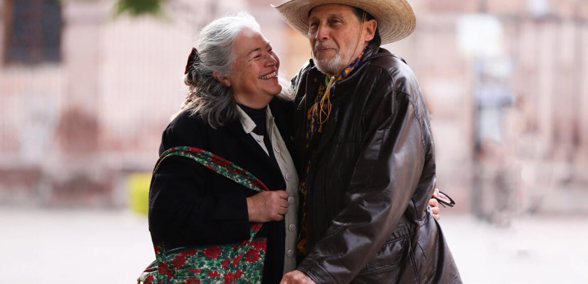 ADULTOS MAYORES RECIBIRÁN PRÓTESIS DENTALES GRATUITAS CON EL PROGRAMA “SONRISAS GIGANTES”
