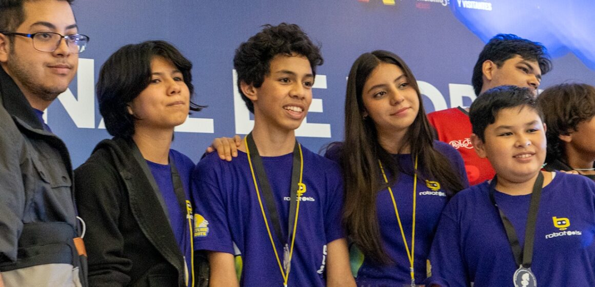 ESTUDIANTES DE AGUASCALIENTES COMPETIRÁN EN SINGAPUR Y PANAMÁ EN CONCURSOS INTERNACIONALES DE ROBÓTICA