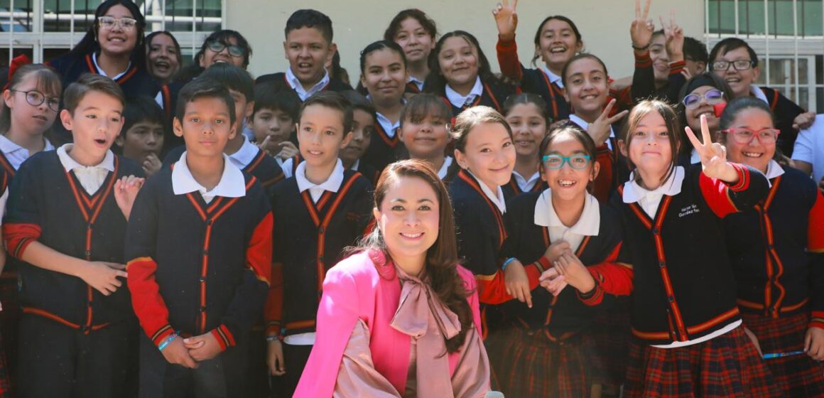 TERE JIMÉNEZ ENTREGA OBRAS DE REHABILITACIÓN EN ESCUELA DEL MORELOS 1