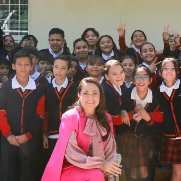 TERE JIMÉNEZ ENTREGA OBRAS DE REHABILITACIÓN EN ESCUELA DEL MORELOS 1