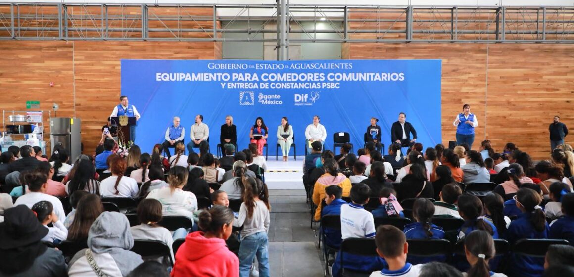 TERE JIMÉNEZ ENTREGÓ MOBILIARIO PARA FORTALECER LOS COMEDORES ESCOLARES Y COMUNITARIOS