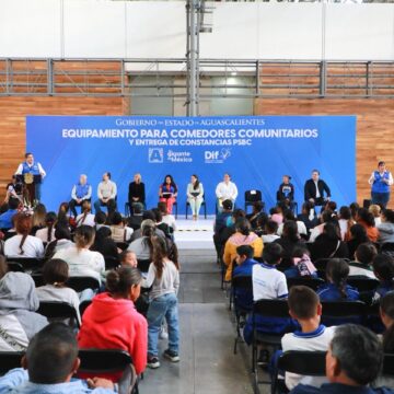 TERE JIMÉNEZ ENTREGÓ MOBILIARIO PARA FORTALECER LOS COMEDORES ESCOLARES Y COMUNITARIOS