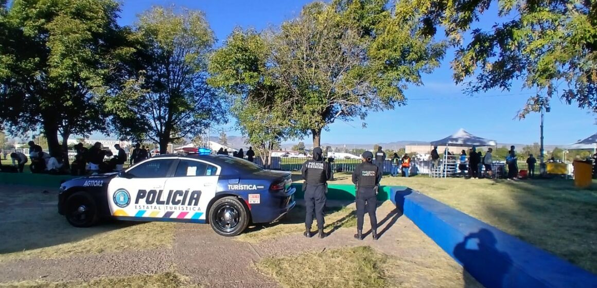 POLICÍA ESTATAL INSTALA PUNTOS FIJOS PARA LA SEGURIDAD DE LA POBLACIÓN LOCAL Y VISITANTES