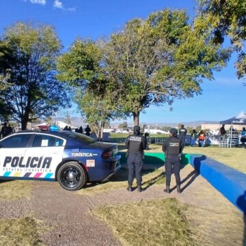 POLICÍA ESTATAL INSTALA PUNTOS FIJOS PARA LA SEGURIDAD DE LA POBLACIÓN LOCAL Y VISITANTES