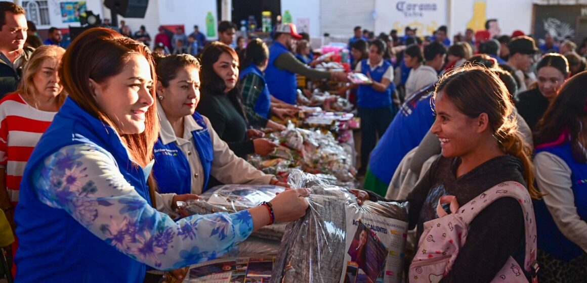 TERE JIMÉNEZ CELEBRA LA NAVIDAD CON LAS FAMILIAS DE ASIENTOS Y EL LLANO