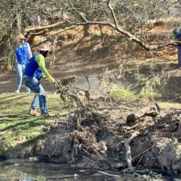 MÁS DE 180 TONELADAS DE BASURA FUERON RETIRADAS DEL RÍO SAN PEDRO EN LA SEGUNDA JORNADA DE LIMPIEZA