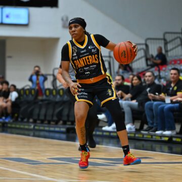 LAS CAMPEONAS PANTERAS BARREN A FUERZA REGIA A DOMICILIO
