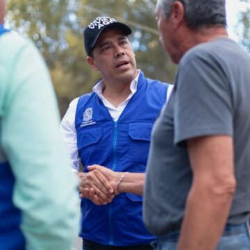 ATIENDE LEO MONTAÑEZ A FAMILIAS DE LA UNIDAD HABITACIONAL IV CENTENARIO