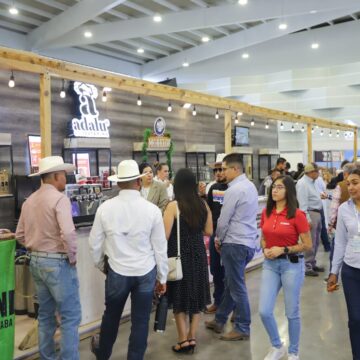EN FORO INTERNACIONAL RECONOCEN IMPULSO DE TERE JIMÉNEZ A PRODUCTORES LÁCTEOS