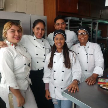 TODO COMENZÓ CON UN CURSO Y HOY TIENE SU PROPIO NEGOCIO, ESTA ES LA HISTORIA DE CYNTHIA