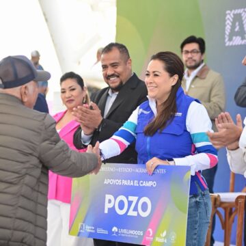 TERE JIMÉNEZ ENTREGA APOYOS AL CAMPO Y REFUERZA DESARROLLO RURAL EN COSÍO