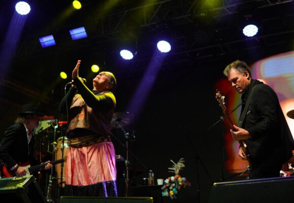 GRAN RESPUESTA DEL PÚBLICO EN CORREDOR CULTURAL CARRANZA CON LA PRESENTACIÓN DE MADREPERLA