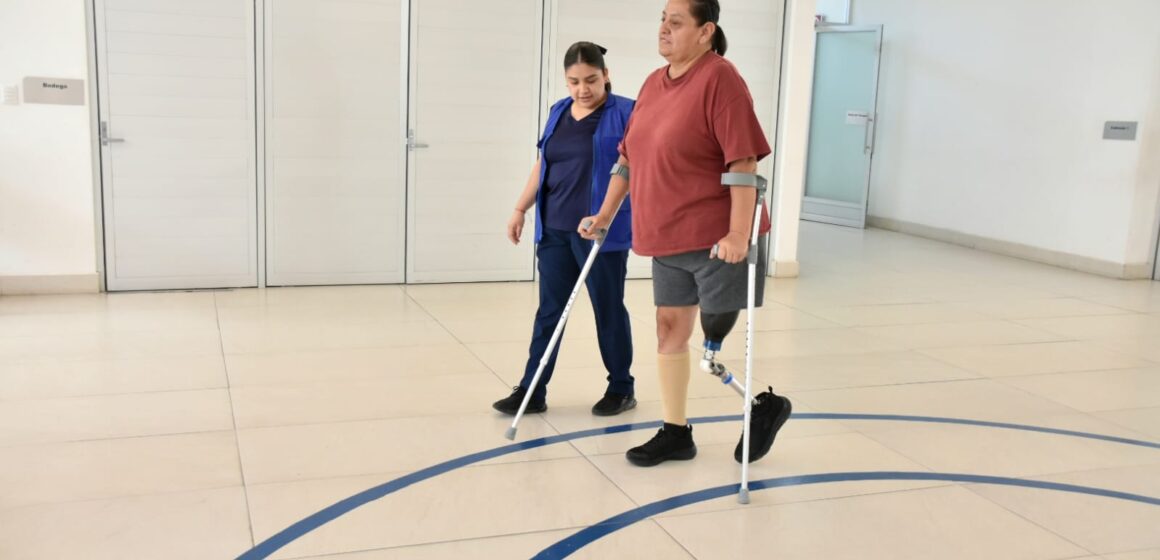 CON APOYO DEL DIF, MARÍA VOLVIÓ A CAMINAR Y RECUPERÓ SU VIDA 