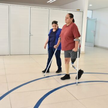 CON APOYO DEL DIF, MARÍA VOLVIÓ A CAMINAR Y RECUPERÓ SU VIDA 