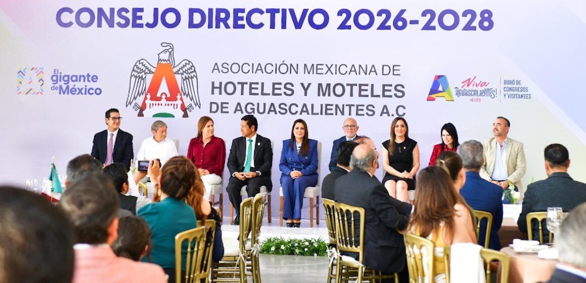 TERE JIMÉNEZ TOMA PROTESTA A NUEVO CONSEJO DE HOTELES Y MOTELES DE AGUASCALIENTES
